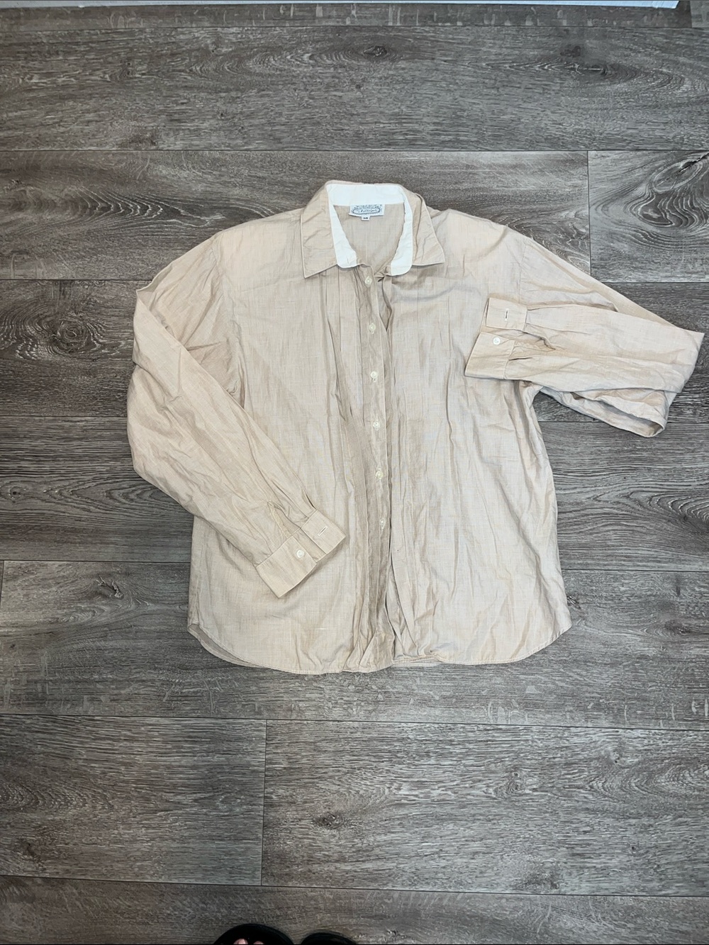 Women’s Classic Button-Up Shirt in Beige